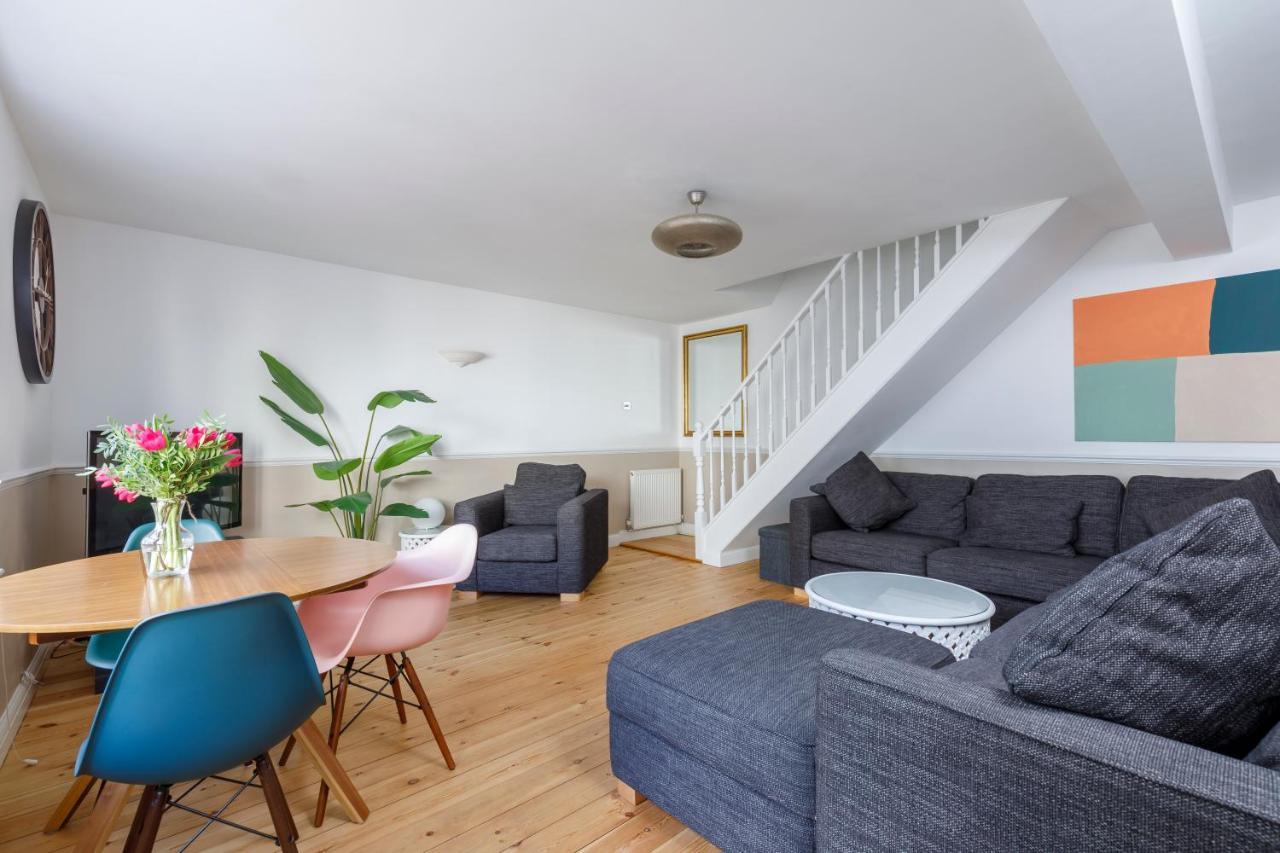 Holiday home Beachfront Getaway 2-bedroom House With Free Private Parking & Patio Brighton